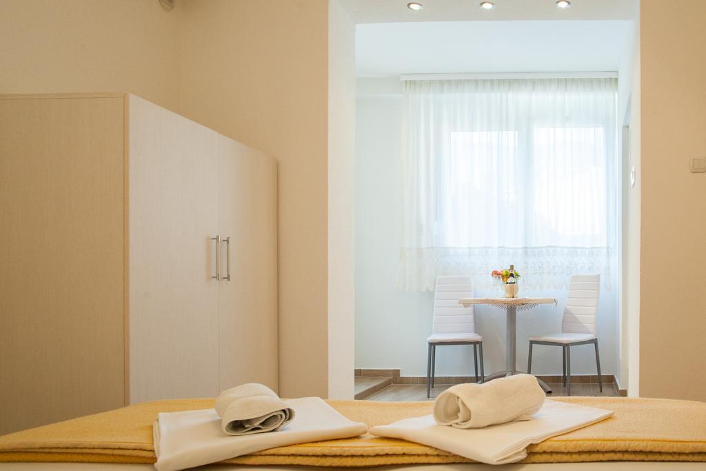 Apartments & Rooms Jelka Kotor Bagian luar foto