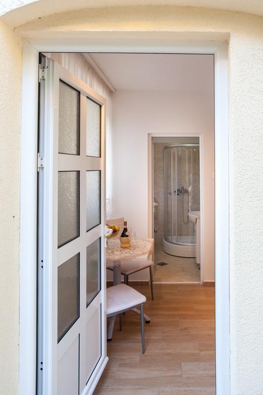 Apartments & Rooms Jelka Kotor Bagian luar foto